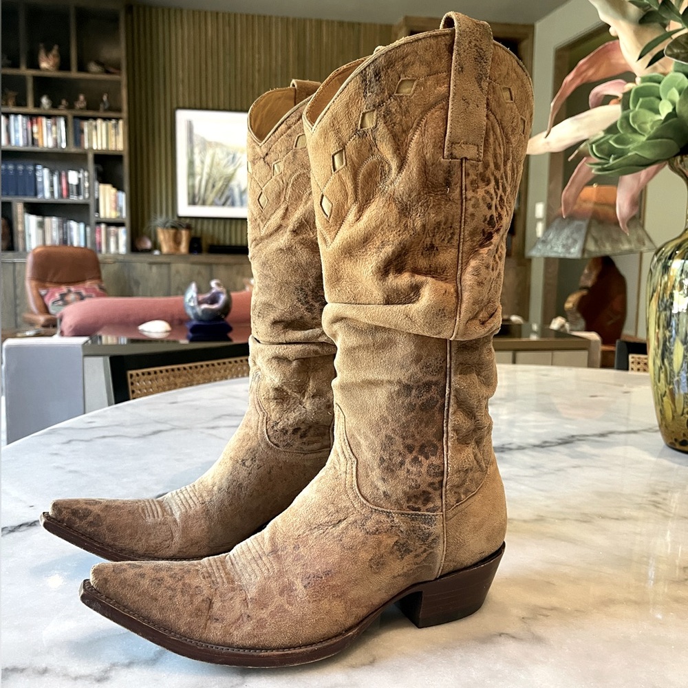 Old Gringo women’s tan leopard print suede sharpei slouch western boots Sz 8.5
